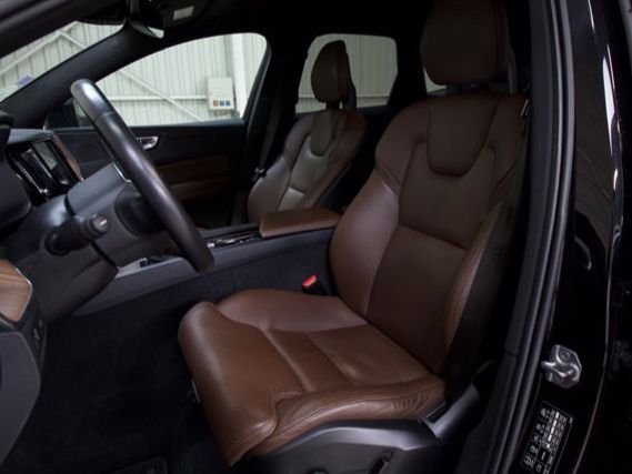 Intérieur cuir marron d'un Volvo XC60
